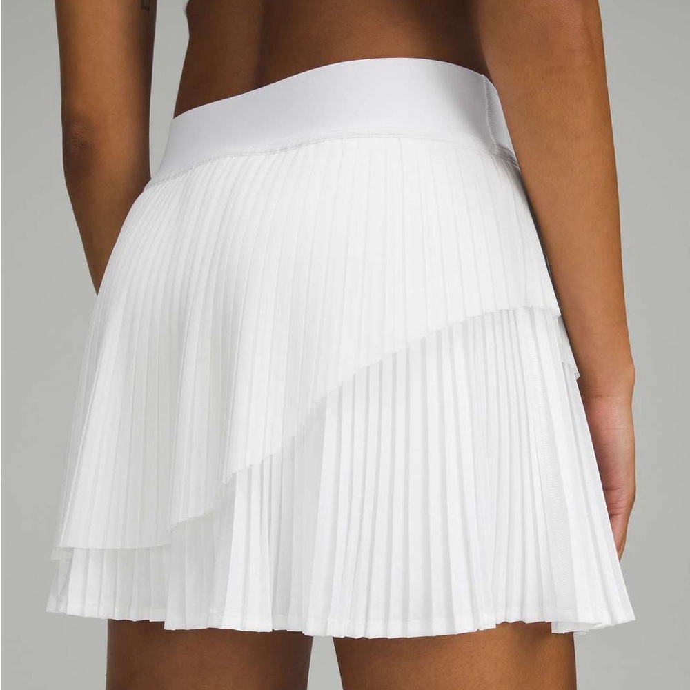 LULULEMON Tiered Pleats HR Tennis Skirt WHITE,
2 Chic White Layered Mini Skirt - Picture 2 of 8